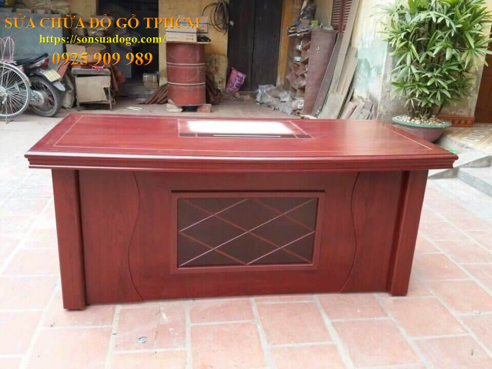 tháo lắp bàn giám đốc huyện Hóc Môn