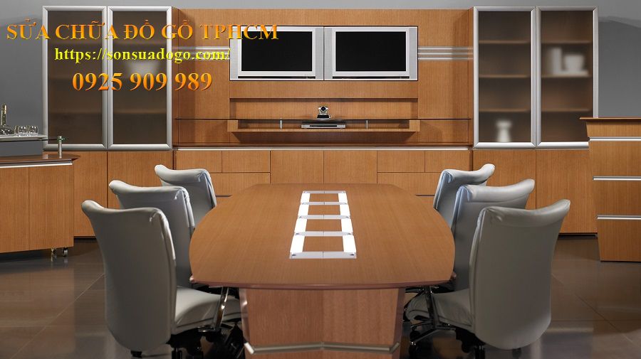 tháo lắp bàn họp huyện Hóc Môn