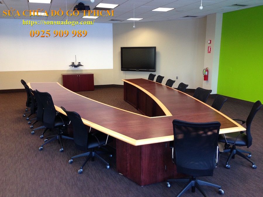 tháo lắp bàn họp quận 5