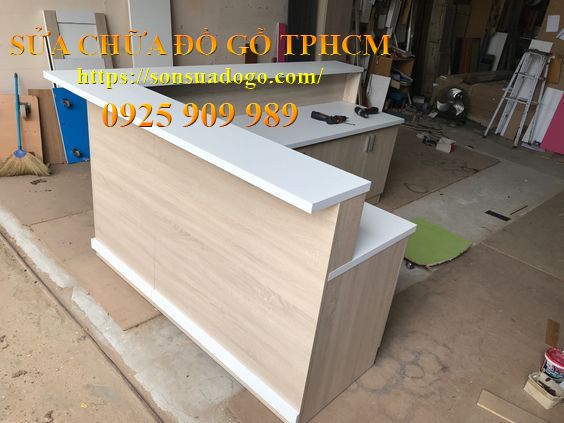 tháo lắp bàn lễ tân huyện Hóc Môn