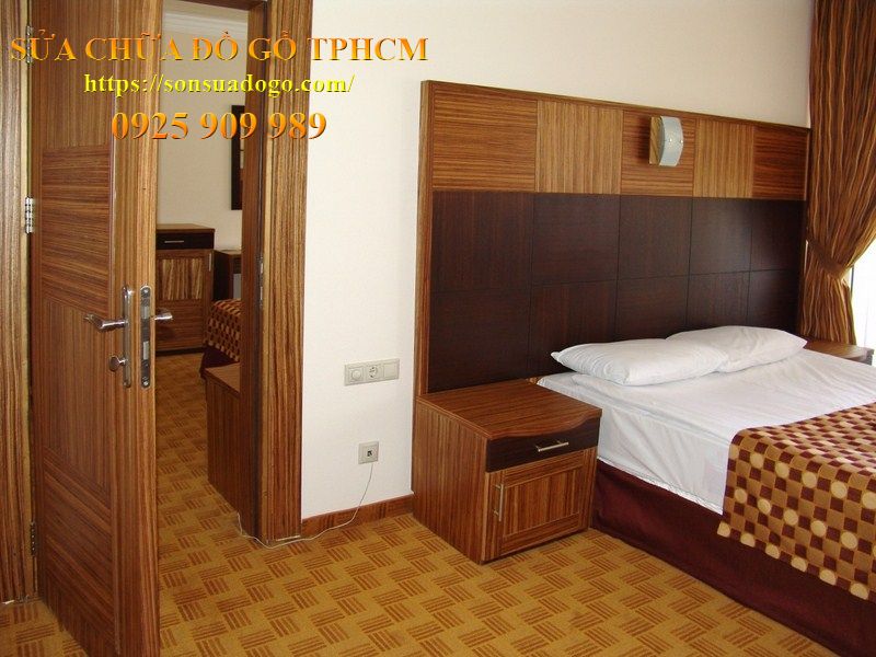 sửa chữa cửa gỗ tp Dĩ An giá rẻ