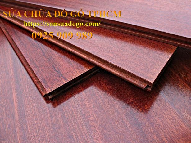 Thợ sửa kệ gỗ tại nhà phường Xóm Chiếu